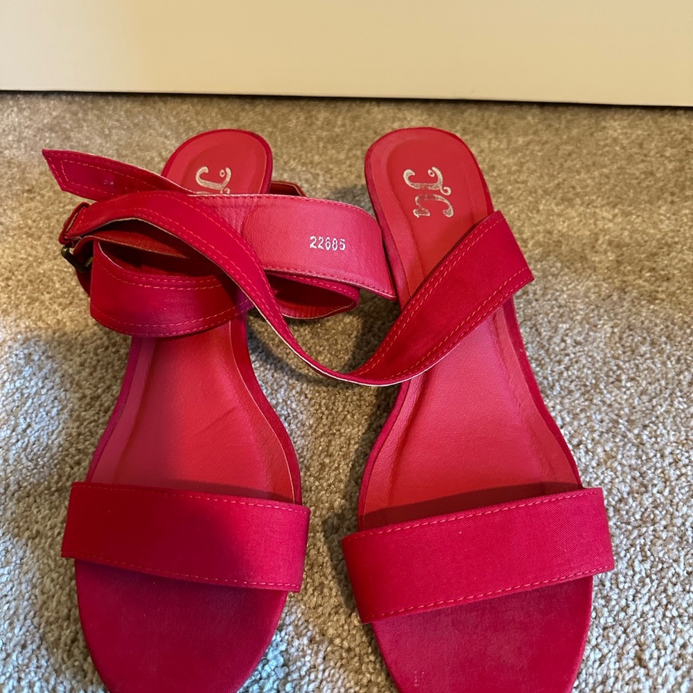 Journee Collection Size 11 Red Wedge Sandals - Picture 2 of 4